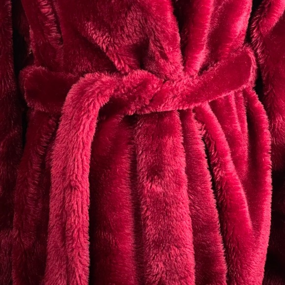 VTG Borg Fabric M Burgundy Faux Fur Robe Made in USA Plush Belted Long Lounge - Picture 10 of 14